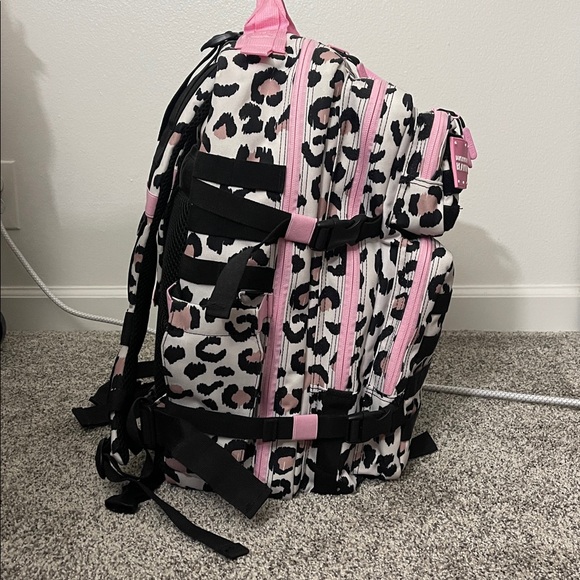 WOLFPAK | 45L BAGPACK LEOPARD PINK - Picture 7 of 9